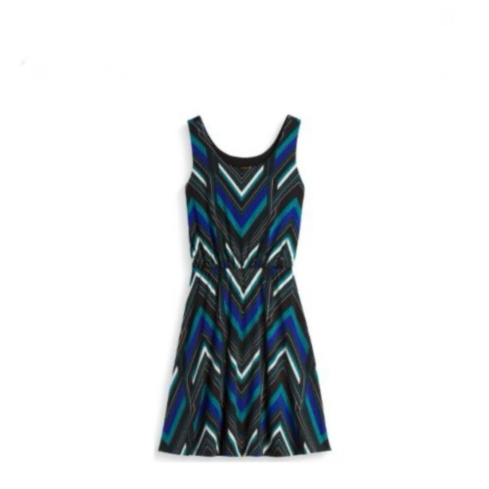 Renee C Zalia Knit Dress size Medium Chevron Patterned Sleeveless Dr…